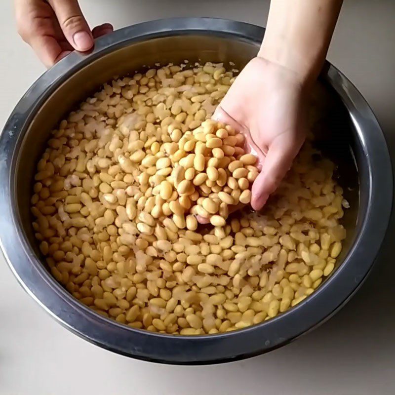 Step 1 Soak the Soybean Paste (Whole Bean Paste)