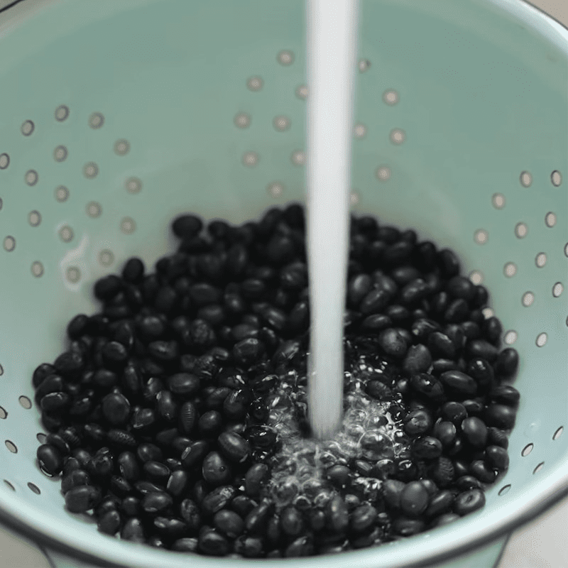 Step 1 Soak black beans Black Bean Milk with a machine