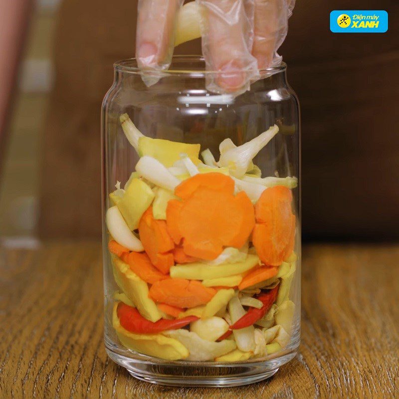 Step 4 Soaking mixed pickles