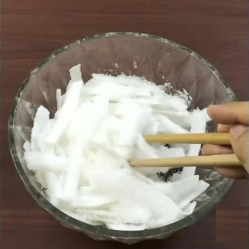 Step 2 Soak the sugar Coconut jam made with the oven