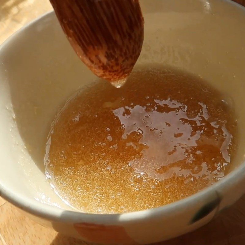 Step 2 Soak gelatin, make butterfly pea flower extract for butterfly pea flower jelly