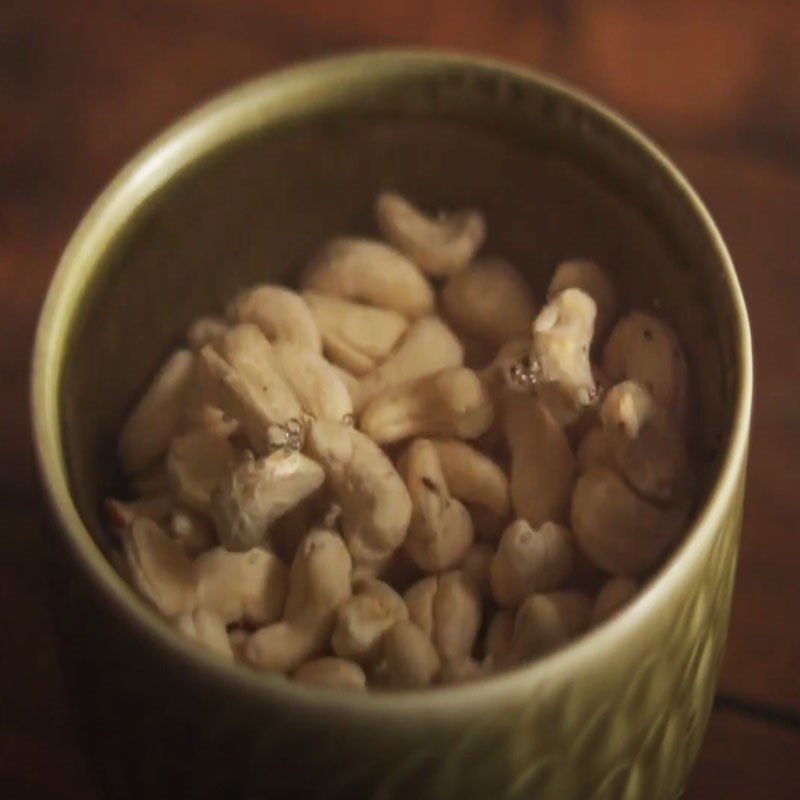 Step 1 Soak cashew nuts for Plum Ice Cream without whipping cream