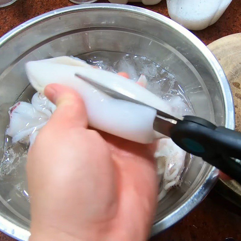 Step 2 Soaking dried squid