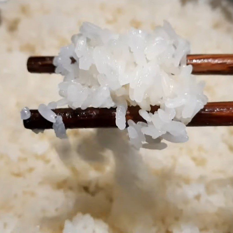 Step 1 Soak the sticky rice and cook the sticky rice Chicken sticky rice with char siu