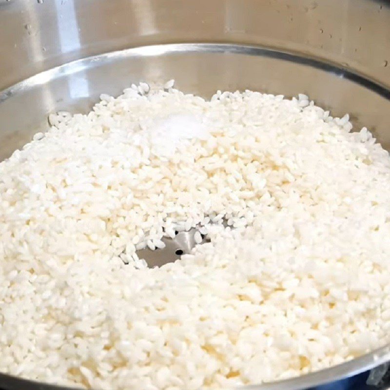 Step 1 Soak glutinous rice and cook Xoi Xoi Ga Xa Xiu