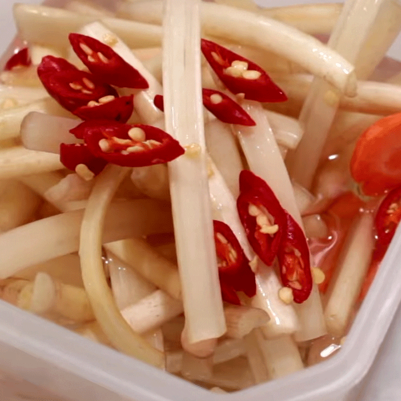 Step 4 Soak lotus root Pickled lotus root with carrot