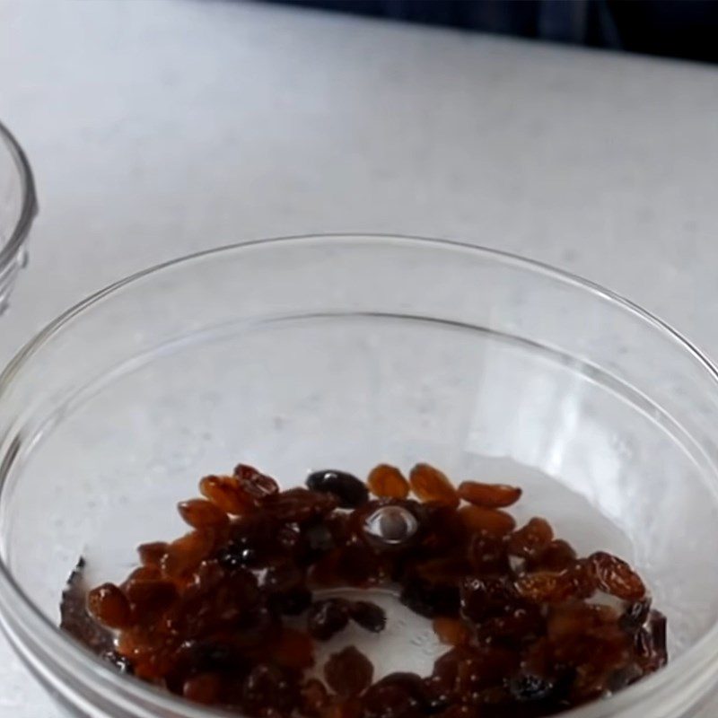 Step 1 Soak the raisins Raisin Sandwich Bread