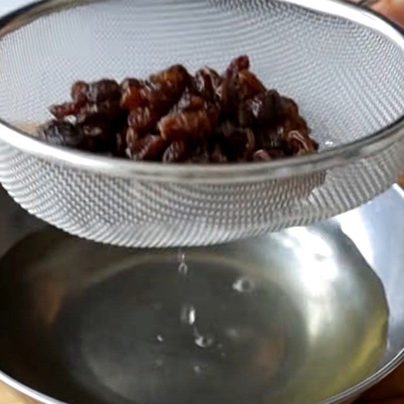 Step 1 Soak the raisins Raisin Sandwich Bread