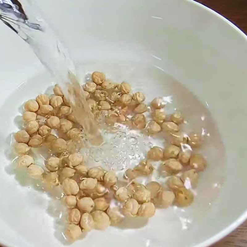 Step 1 Soak chickpeas and lotus seeds for Chickpea Lotus Seed Milk