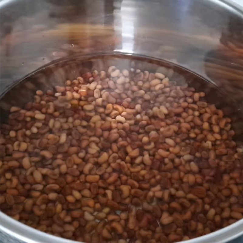 Step 1 Soak and cook red beans for red bean smoothie