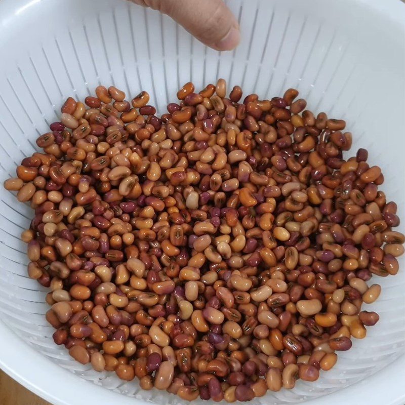 Step 1 Soak and cook red beans for red bean smoothie