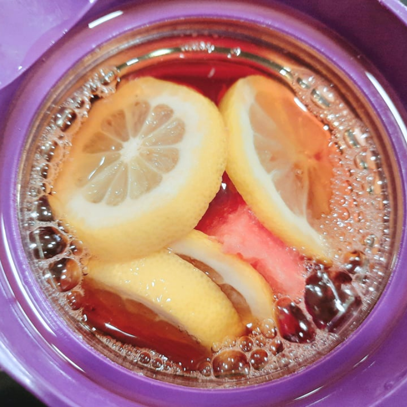 Step 2 Soak the tea for watermelon lemon black tea