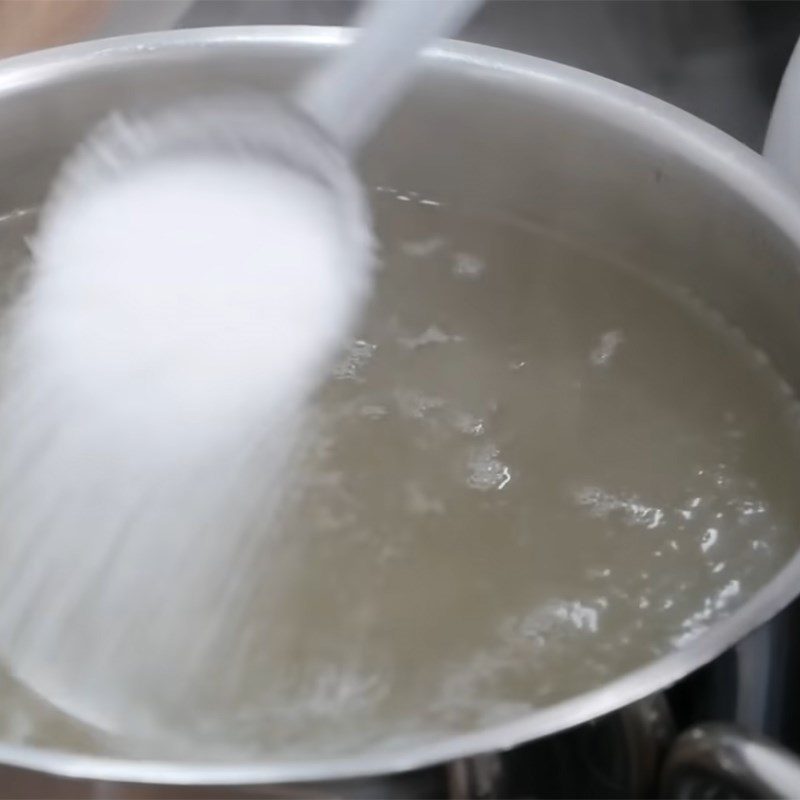 Step 3 Soak and cook the jelly for the crystal sago dessert