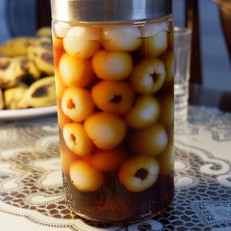 Step 4 Soak lychee Lychee soaked in sugar (recipe shared by user)