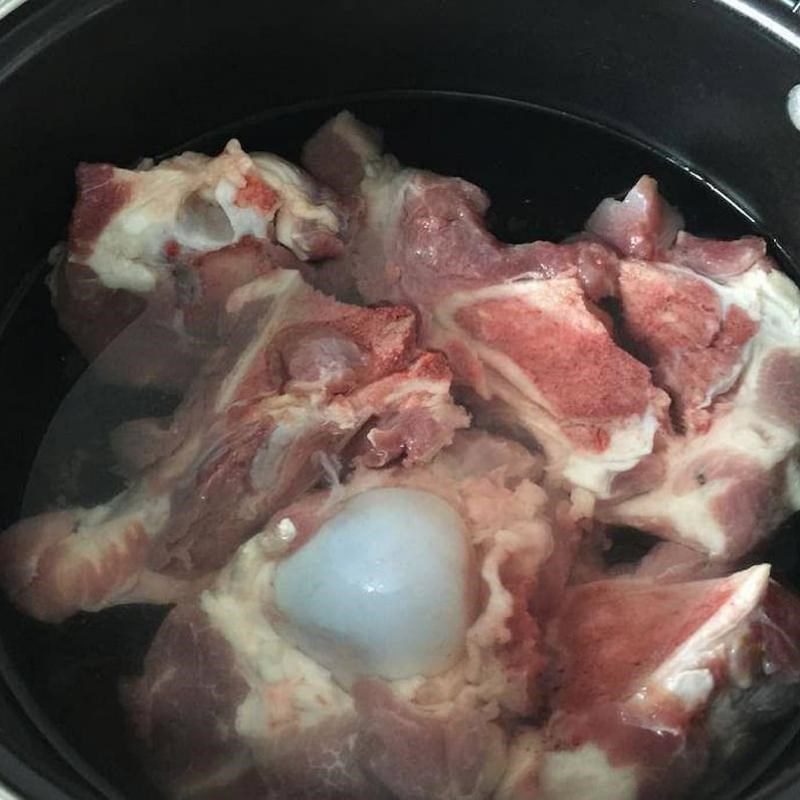 Step 1 Prepare the ingredients for Beef Meatballs