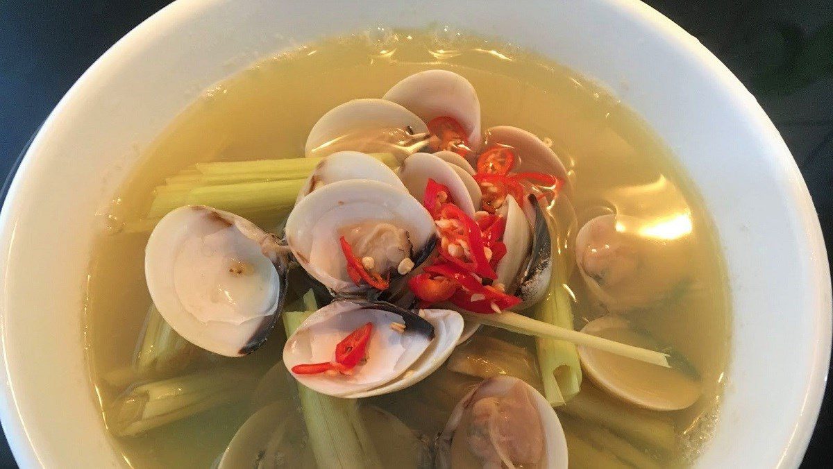 Steamed Clams with Lemongrass