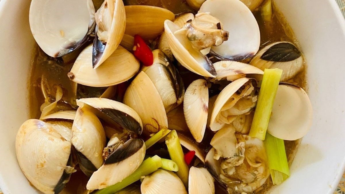 Thai Steamed Clams (Recipe shared by users)