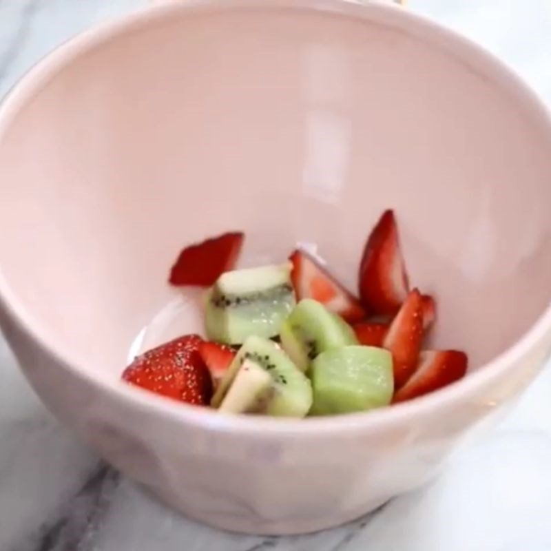 Step 1 Mash kiwi and strawberries Kiwi Strawberry Oatmeal