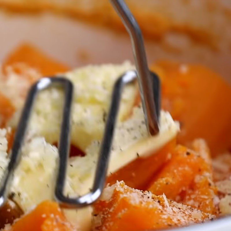 Step 3 Mashing potatoes Mashed sweet potatoes with cheese