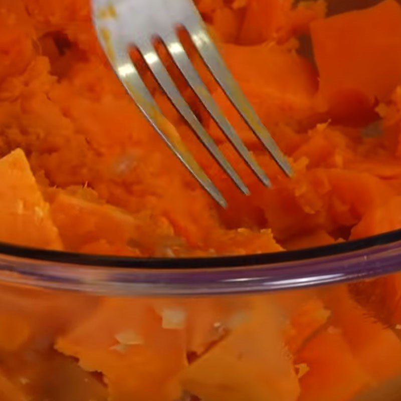 Step 3 Mash the sweet potato Mashed sweet potato with yogurt