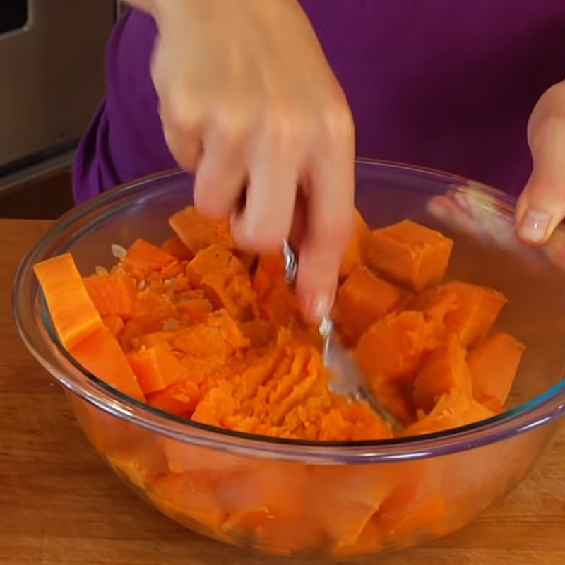 Step 3 Mash the sweet potato Mashed sweet potato with yogurt