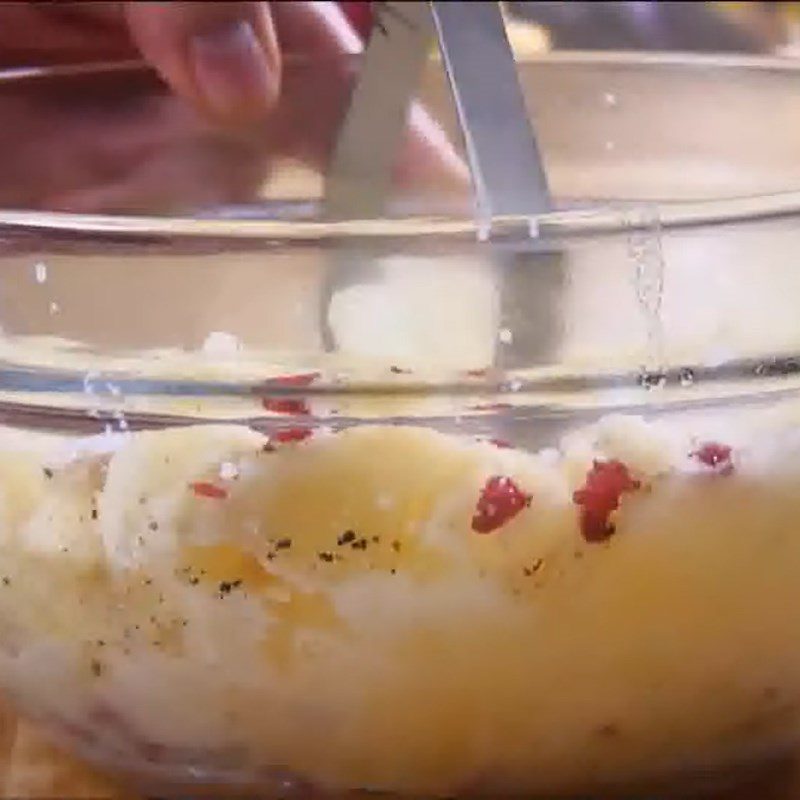 Step 2 Mash potato Mashed potatoes mixed with meat