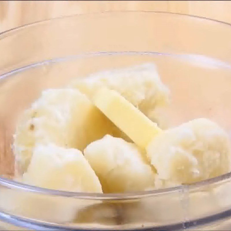 Step 2 Mash the potatoes Mashed potatoes mixed with meat