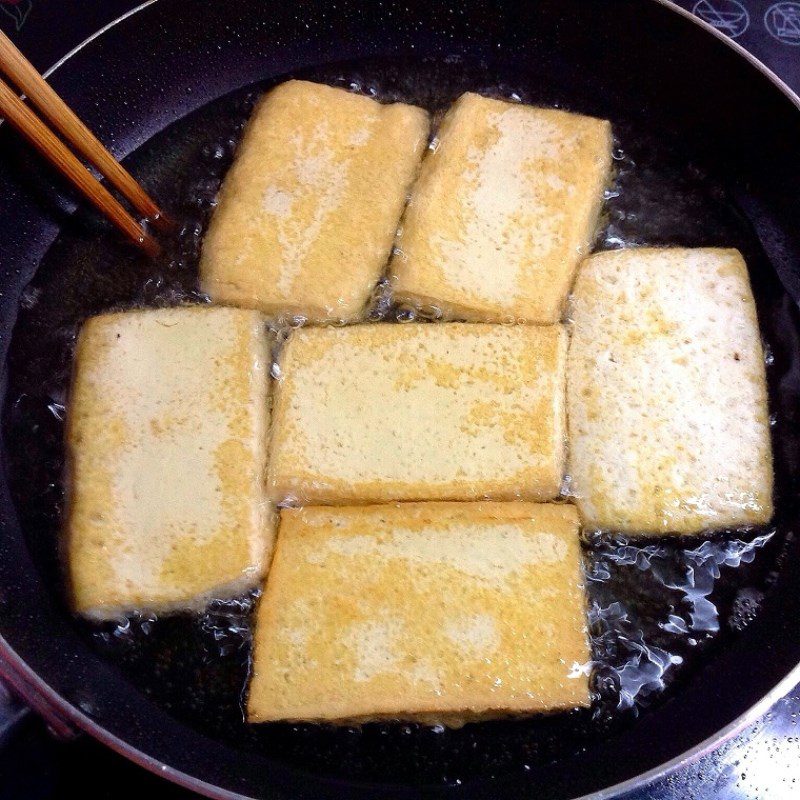 Step 2 Fry the tofu Vegetarian fried rice