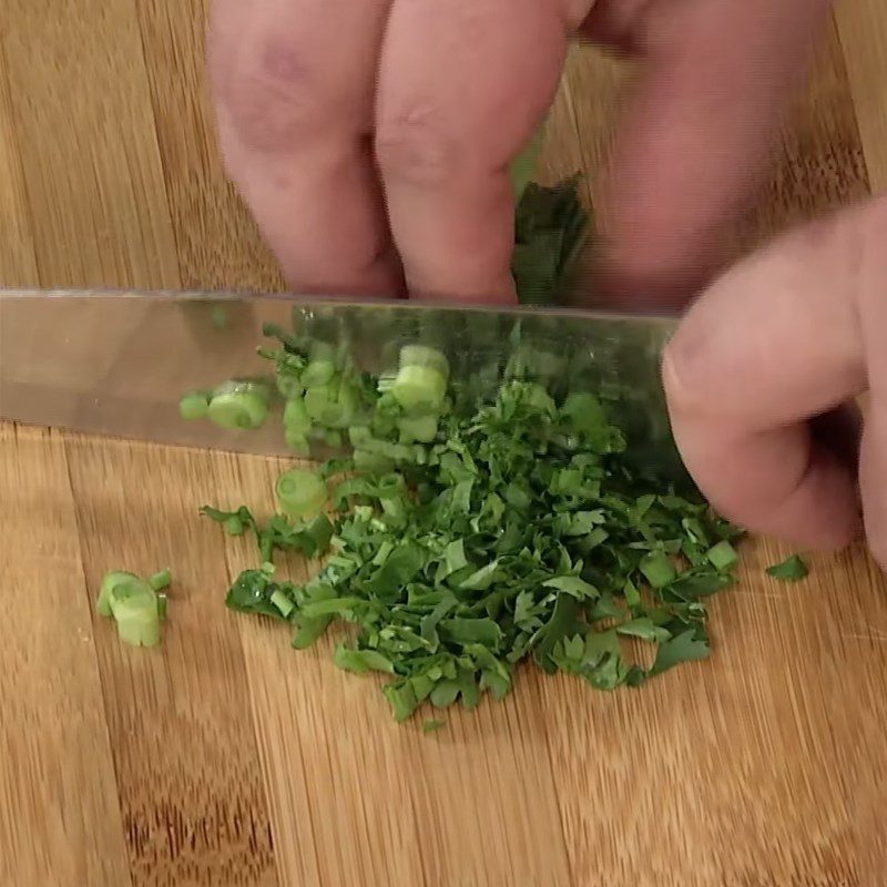 Step 1 Prepare the vegetables for Vegetarian Rice Noodle Stir-Fry