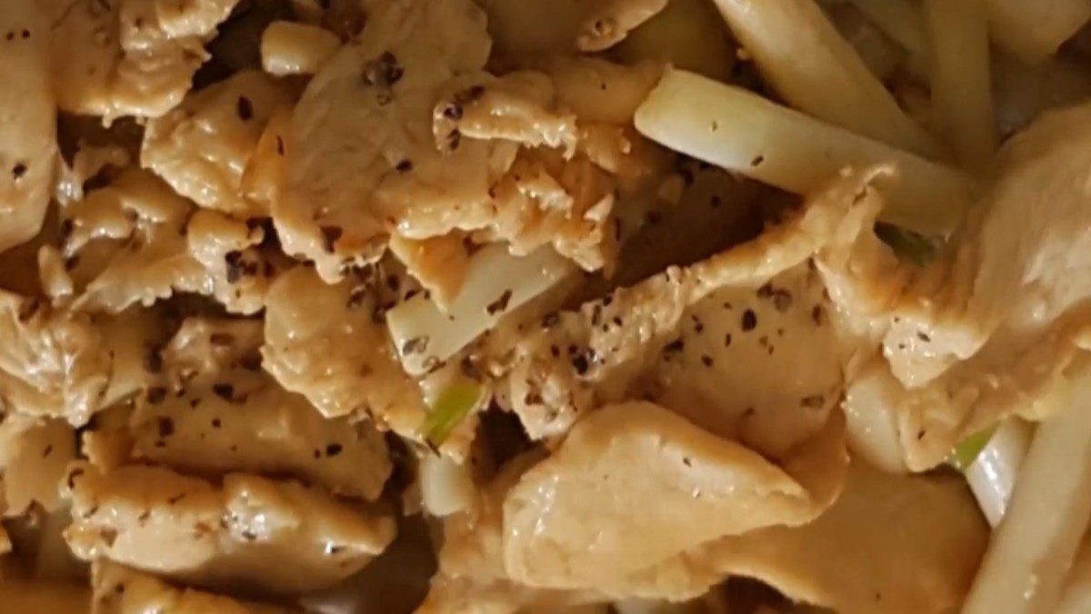 Stir-fried lotus stem with chicken