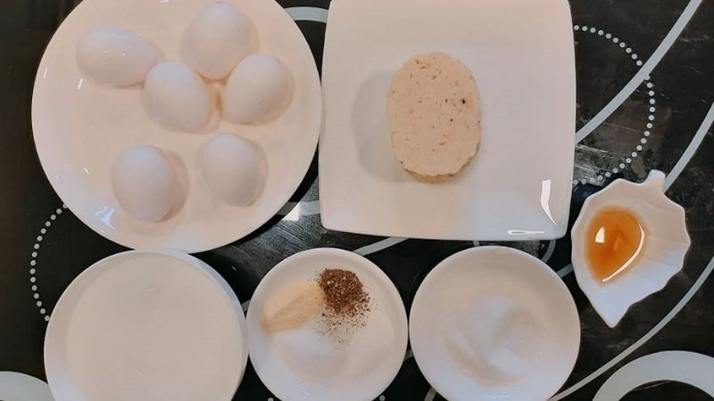 Ingredients for braised pork sausage with eggs