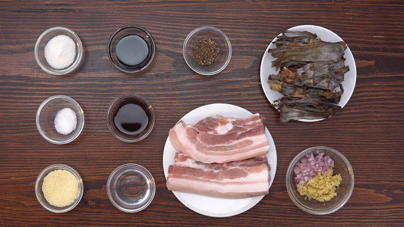 Ingredients for dried bamboo shoots braised meat dish