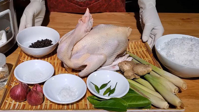 Ingredients for steamed chicken with salt using a rice cooker