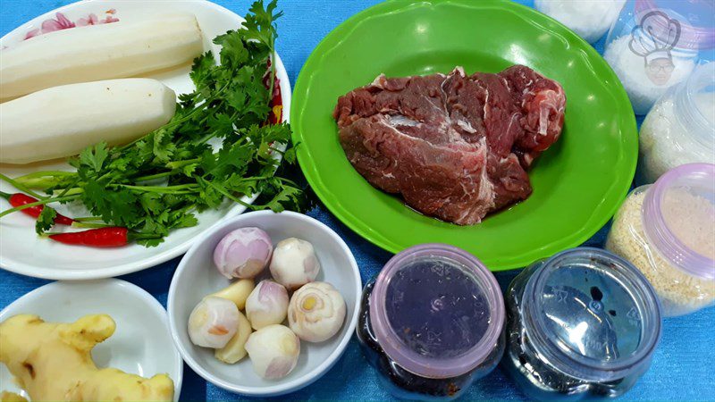 Ingredients for beef stew with white radish
