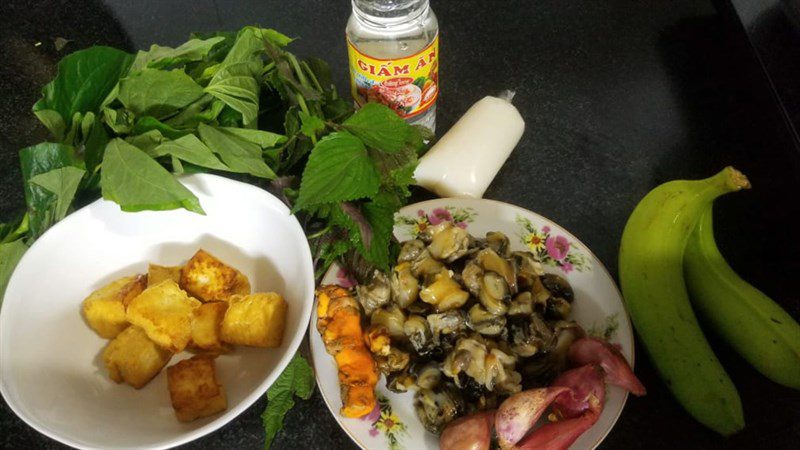 Ingredients for the dish snail cooked with banana and tofu