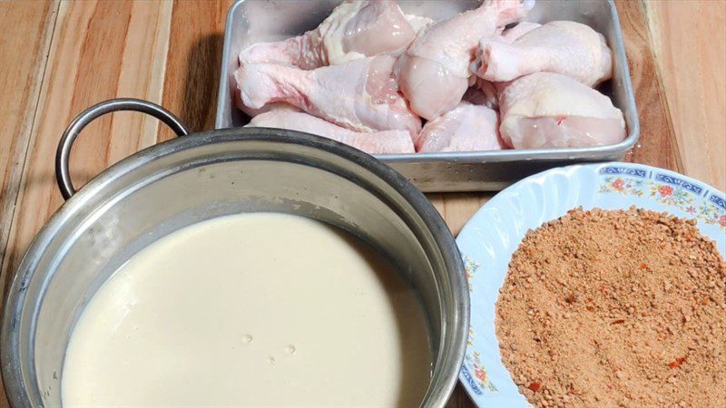 Ingredients for 2 ways to make spicy salted fried chicken