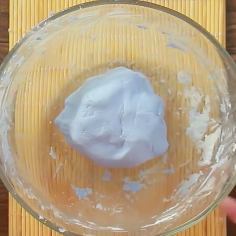 Step 3 Knead the dough for colorful sticky rice cake