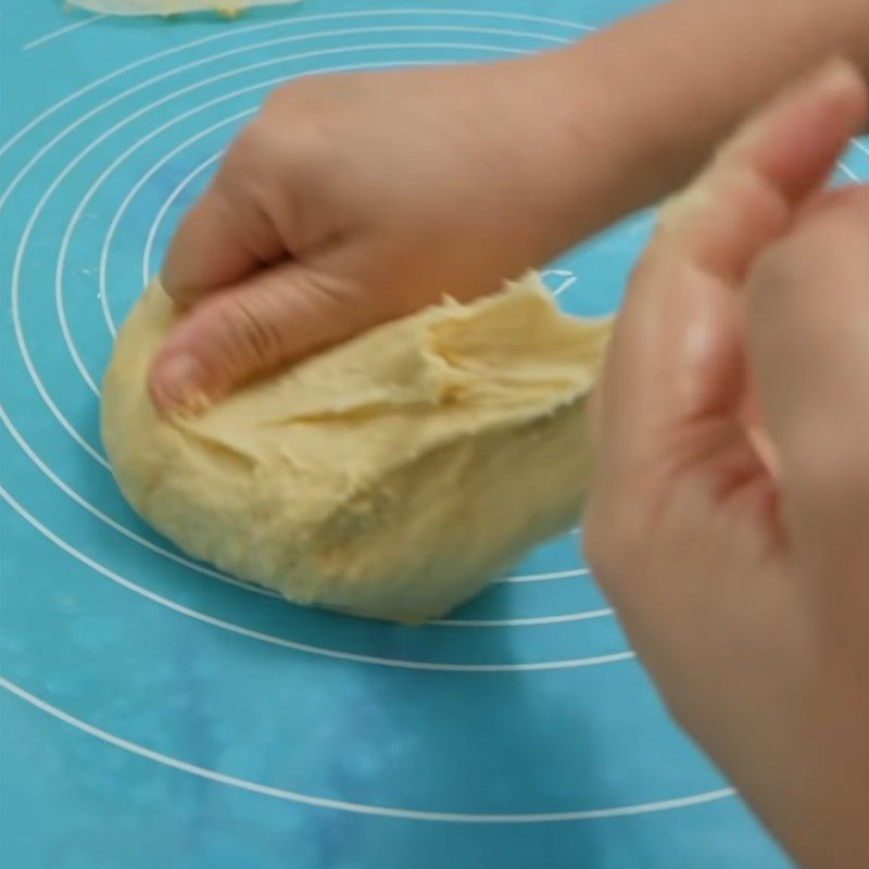 Step 2 Kneading the dough for Mai Flower Bread