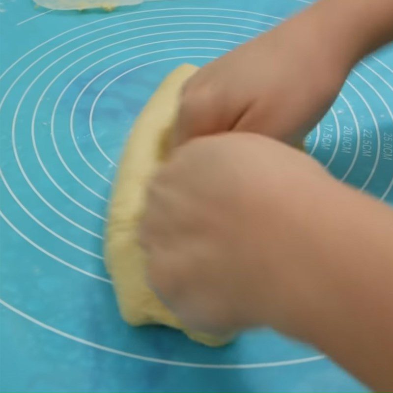 Step 2 Kneading the dough for Mai Flower Bread