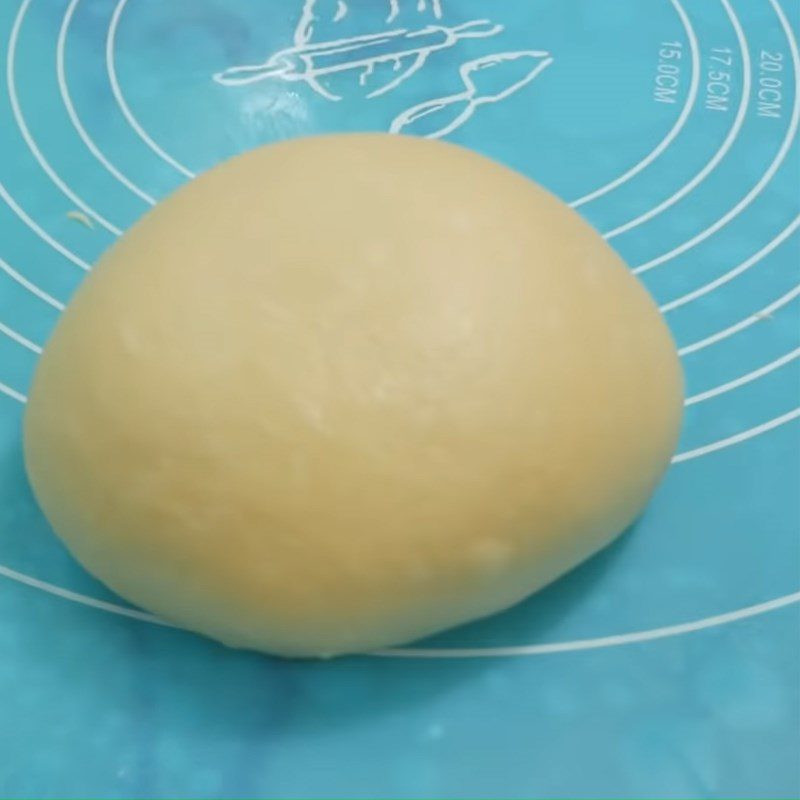 Step 2 Kneading the dough for Mai Flower Bread