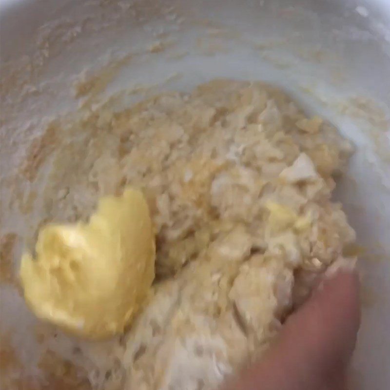 Step 2 Knead the bread dough using an air fryer