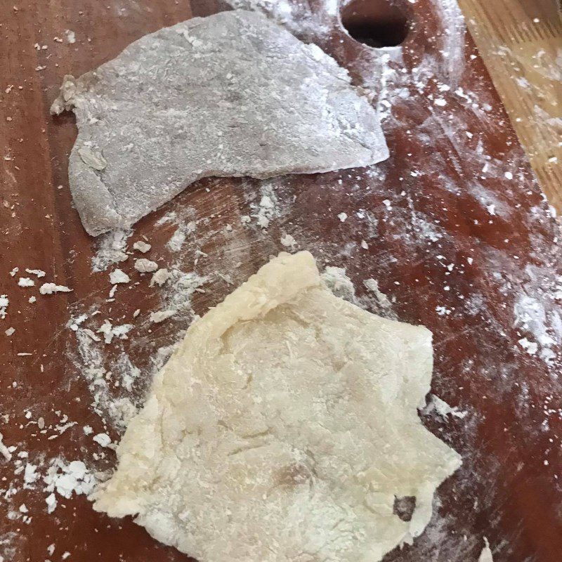 Step 3 Kneading the dough for cocoa cream mochi