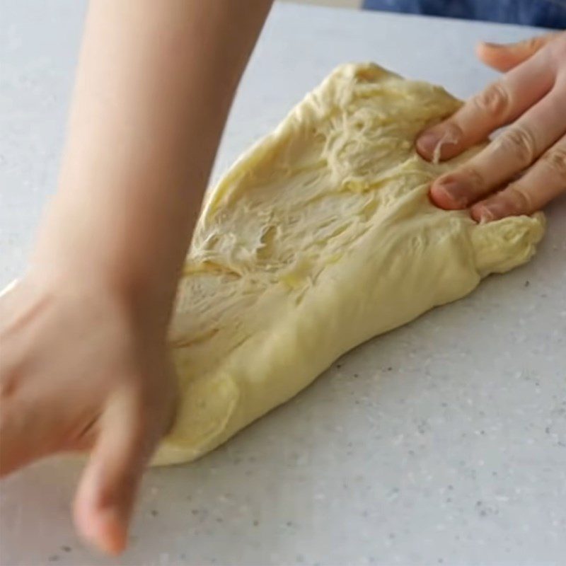 Step 3 Kneading dough and wrapping raisins Sandwich bread with raisins