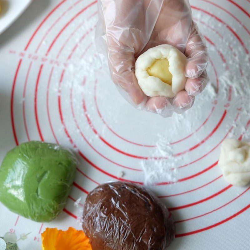 Step 6 Shaping the cake Singapore cold mooncake