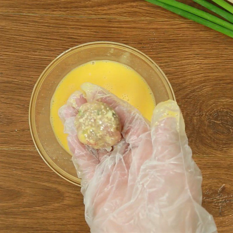 Step 3 Stuff minced meat into shiitake mushrooms Fried shiitake mushrooms stuffed with minced meat