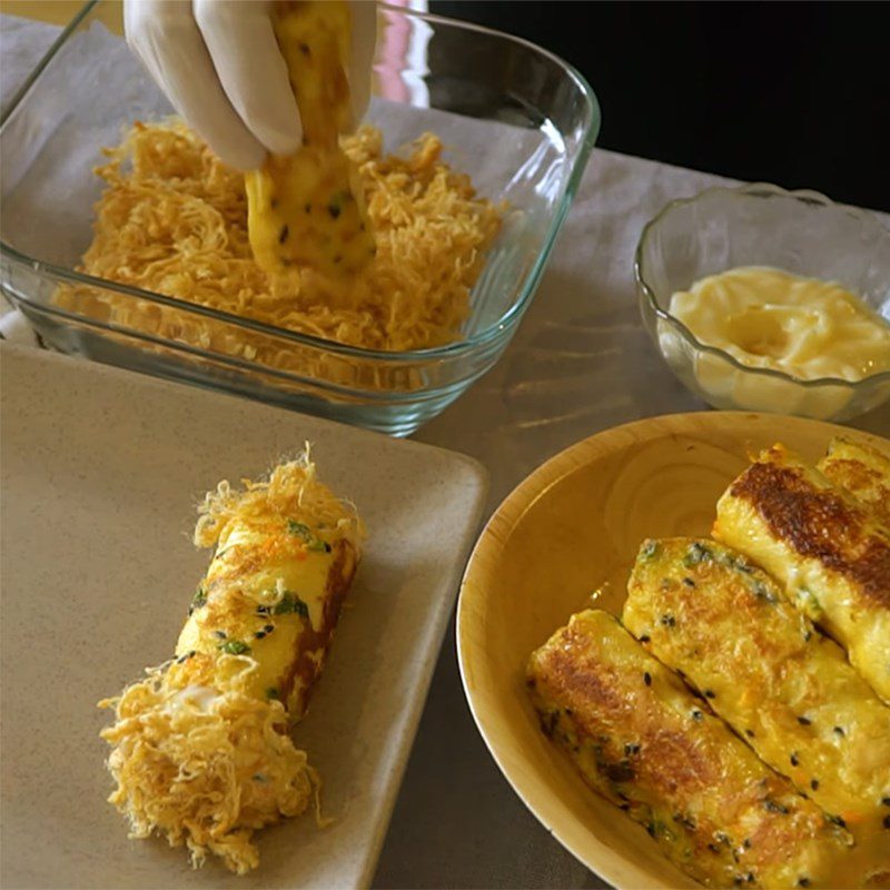 Step 4 Dip and fry the sandwich with pork floss