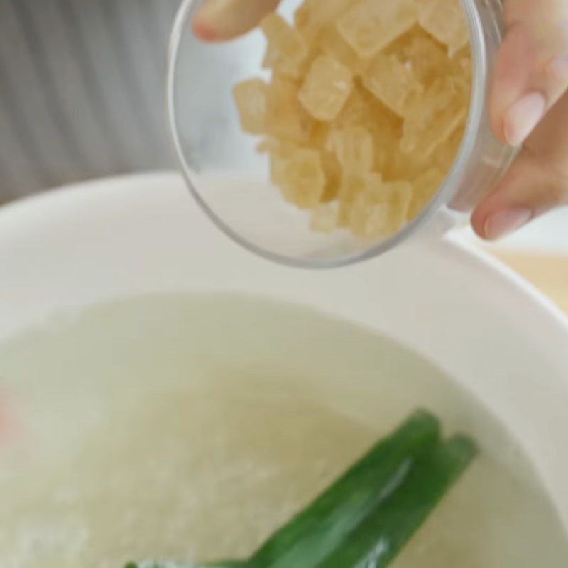 Step 2 Stew bo bo seeds Bo bo dessert with ginkgo and tofu skin