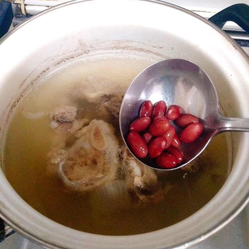 Step 2 Simmering bones Potato stew