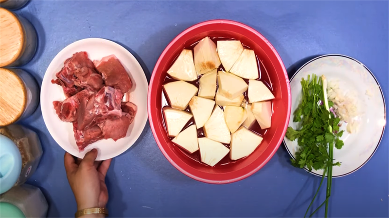 Ingredients for sake bone soup