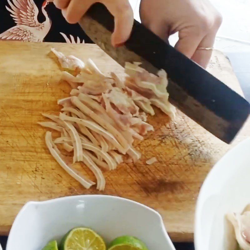 Step 2 Boil the pig's ears for the royal vegetable salad with pig's ears